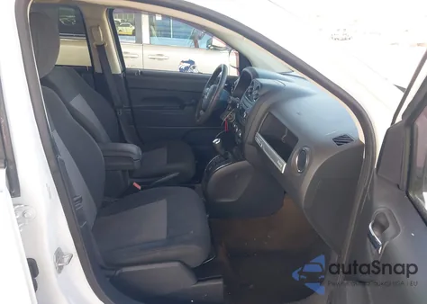 2016 Jeep Compass Sport z USA, uszkodzony, nr VIN 1C4NJCBA3GD815094